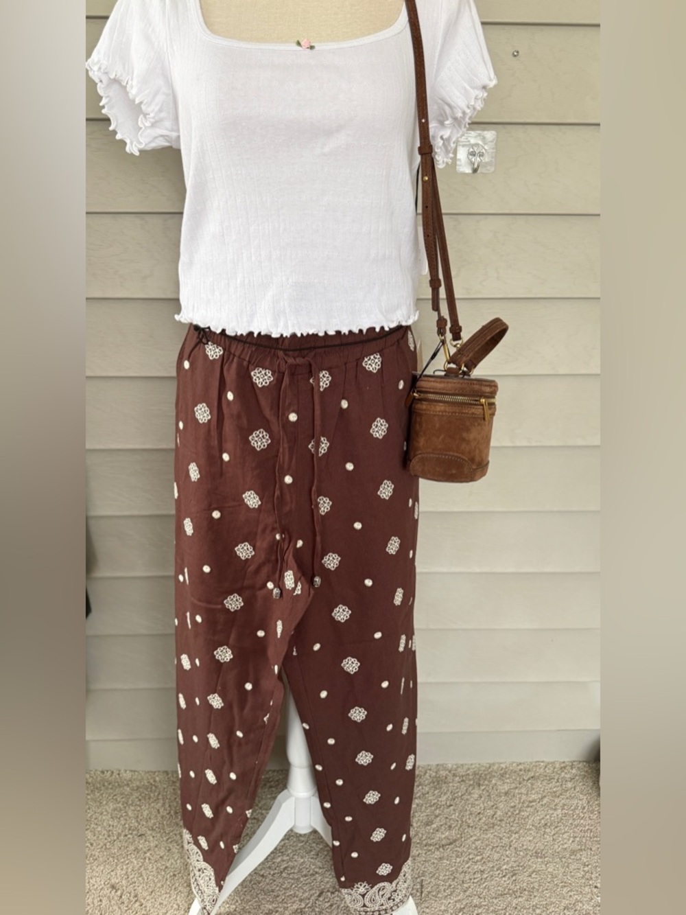 Wide-leg brown and white embroidered  pants